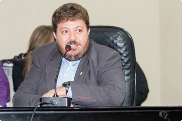 Presidente Ver. Pedro Cond&atilde;o cobra o governador repasses na sa&uacute;de de MT